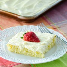 Lemon Sheet Cake | realmomkitchen.com