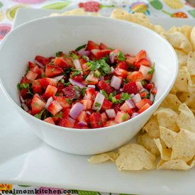 Strawberry Salsa with Video | realmomkitchen.com
