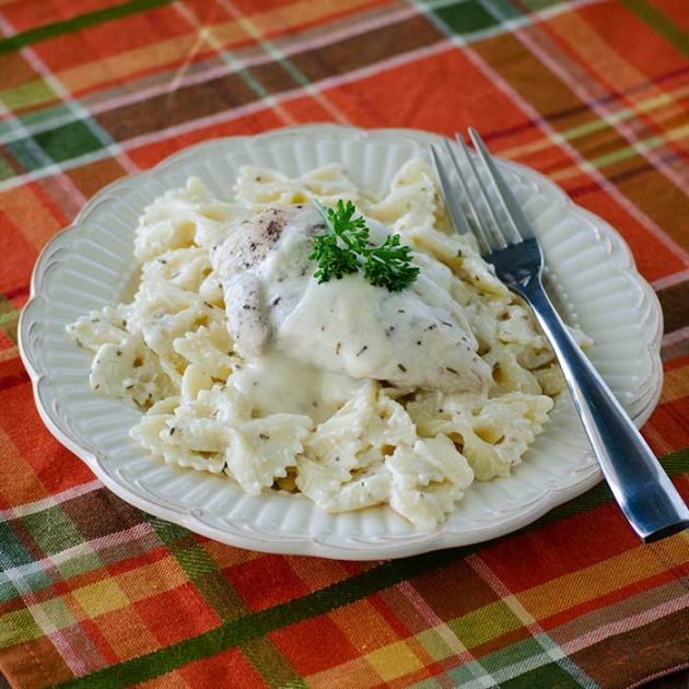 Creamy Lemon Rosemary Chicken | realmomkitchen.com