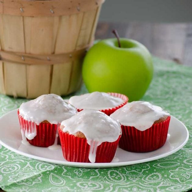 Apple Fritter Muffins | realmomkitchen.com
