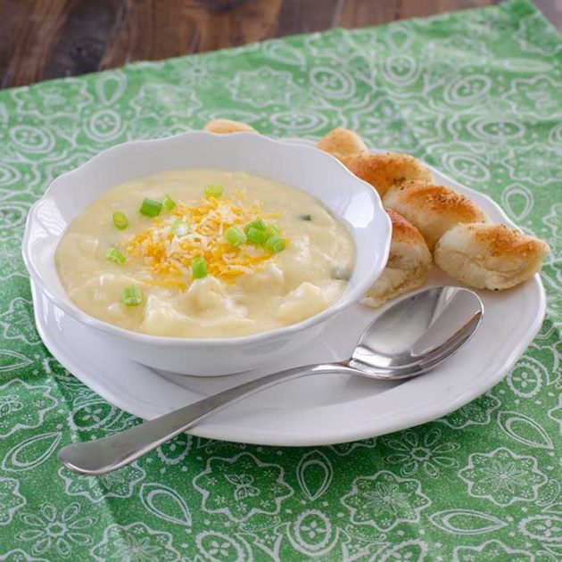 Cheesy Cauliflower Soup | realmomkitchen.co