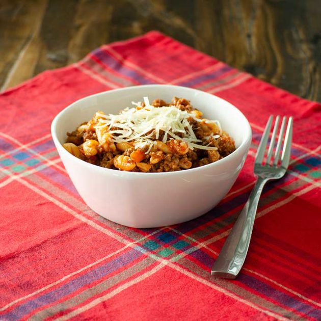 Skillet Beef and Macaroni | realmomkitchen.com