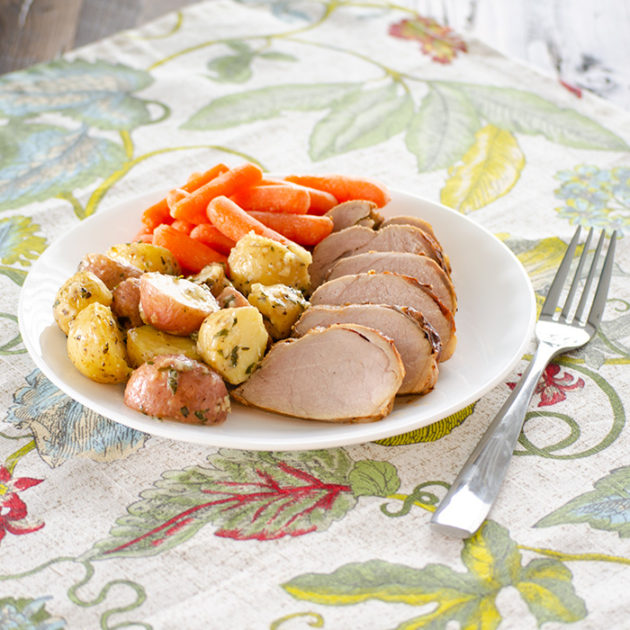 Honey Vanilla Glazed Pork Tenderloin | realmomkitchen.com