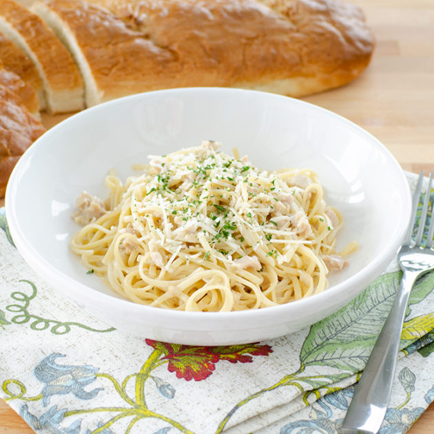 Linguine with Clam Sauce | realmomkitchen.com