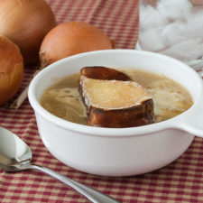Baked Onion Soup | realmomkitchen.com