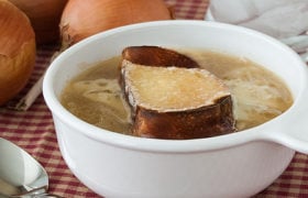 Baked Onion Soup | realmomkitchen.com