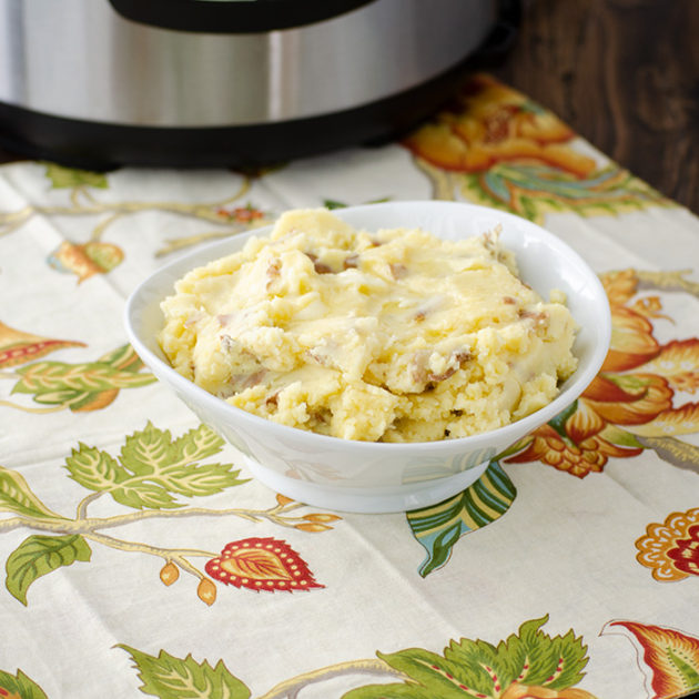 Instant Pot Mashed Potatoes | realmomkitchen.com