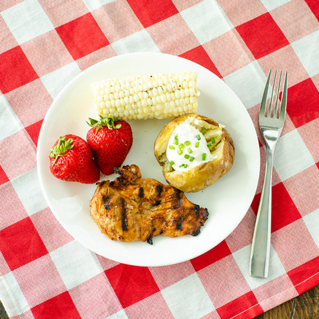 Apple BBQ Grilled Chicken | realmomkitchen.com
