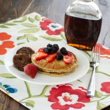 Overnight Sourdough Pancakes | realmomkitchen.com