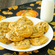 Eggless Pumpkin Chocolate Chip Cookies | realmomkitchen.com