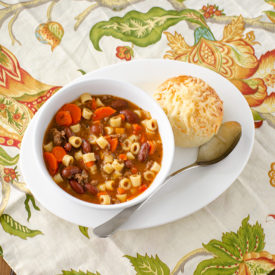 Instant Pot Pasta e Fagioli | realmomkitchen.com