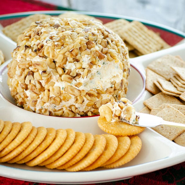 Easy Shrimp Cheeseball | realmomkitchen.com