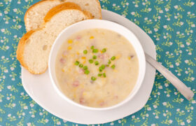 Instant Pot Corn Chowder | realmomkitchen.com