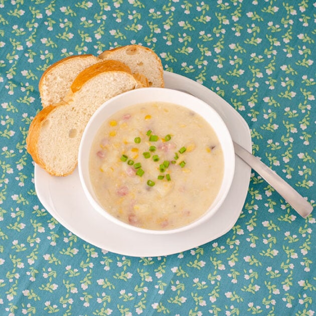 Instant Pot Corn Chowder | realmomkitchen.com