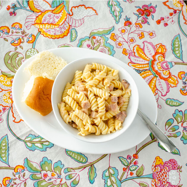 Instant Pot Ham and Cheee Pasta | realmomkitchen.com