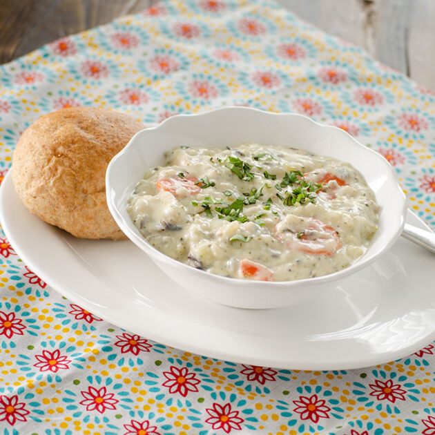 Instant Pot Chicken and Wild Rice Soup | realmomkitchen.com