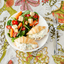 Dill Chicken Salad Sandwiches | realmomkitchen.com