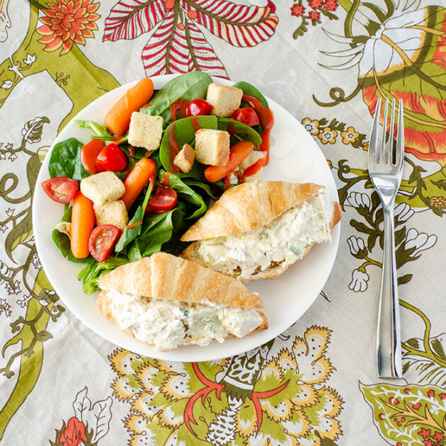 Dill Chicken Salad Sandwiches | realmomkitchen.com
