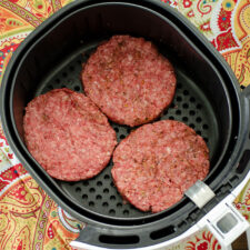 Air Fryer Hamburgers | realmomkitchen.com