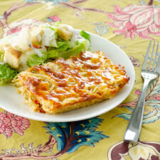 Cheesy Chicken Spaghetti Bake | realmomkitchen.com
