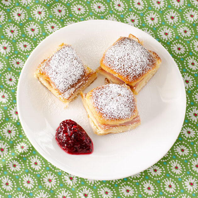 Monte Cristo Sliders | realmomkitchen.com