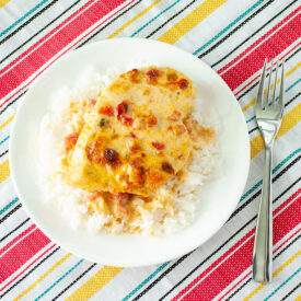 Baked Queso Chicken | realmomkitchen.com