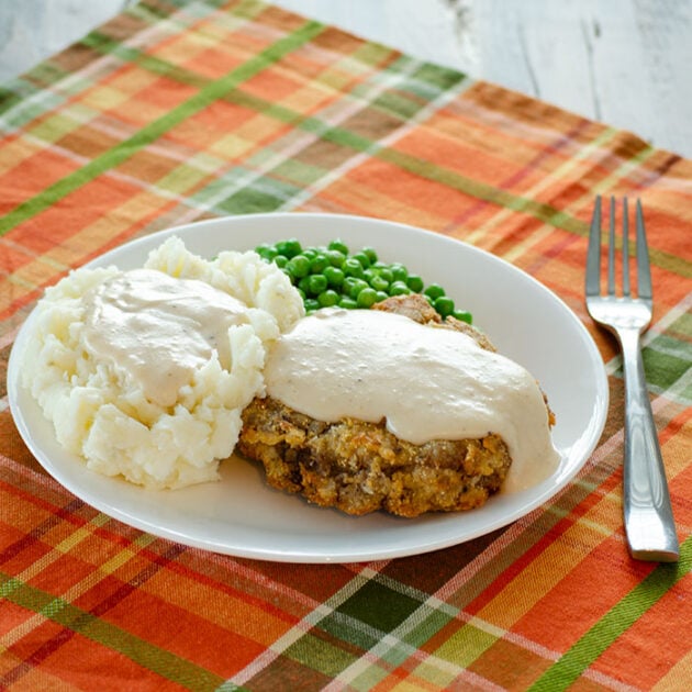 Country Fried Hamburger with Gravy | realmomkitchen.com