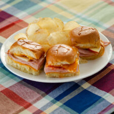 Turkey Cheddar Apple Sliders | realmomkitchen.com