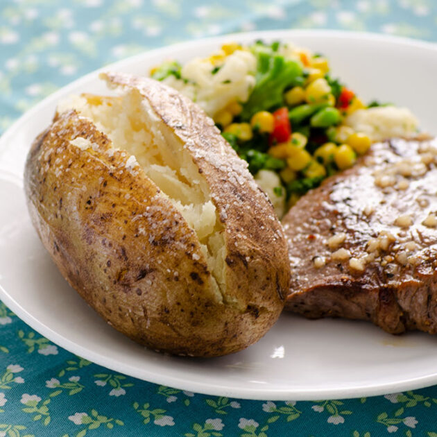 Instant Pot Crispy Baked Potatoes | realmomkitchen.com