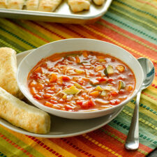 Instant Pot Minestrone Soup | realmomkitchen.com