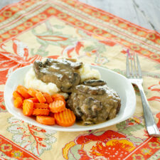 30 Minute Salisbury Steak | realmomkitchen.com