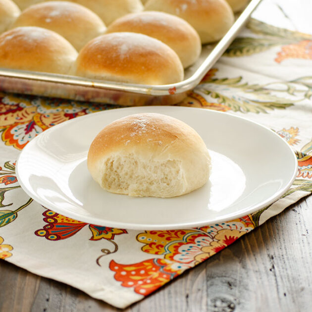Fluffy Potato Dinner Rolls | realmomkitchen.com