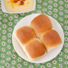 One Hour Buttermilk Rolls | realmomkitchen.com