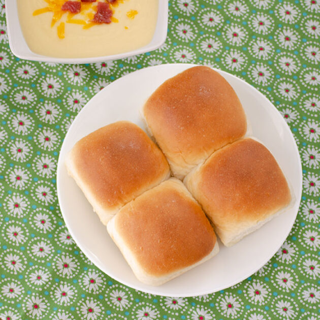 One Hour Buttermilk Rolls | realmomkitchen.com