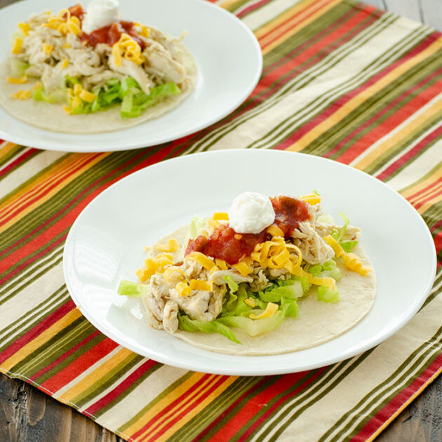 Instant Pot Salsa Verde Chicken Tacos | realmomkitchen.com