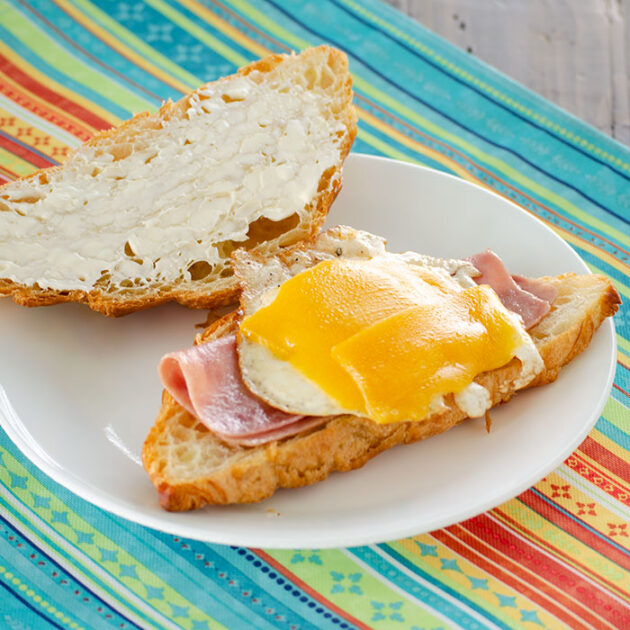 Breakfast Croissant Sandwiches | realmomkitchen.com