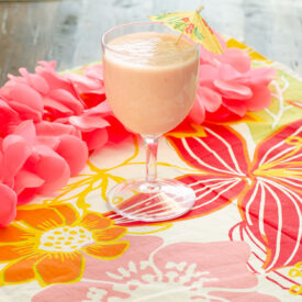 Tropical Strawberry Smoothie | realmomkitchen.com