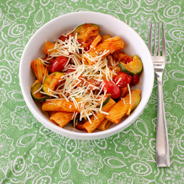 Tomato Sausage Zucchini Pasta | realmomkitchen.com