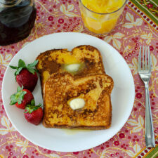 Vanilla Brown SUgar French Toast | realmomkitchen.com