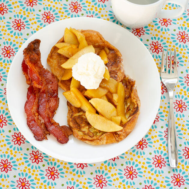 Apple Pie Croissant French Toast | realmomkitchen.com