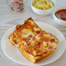 Air Fryer French Bread Pizza | realmomkitchen.com