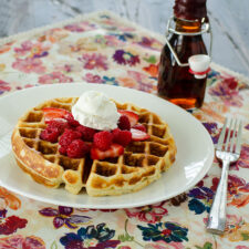 Quick and Easy Waffles | realmomkitchen.com