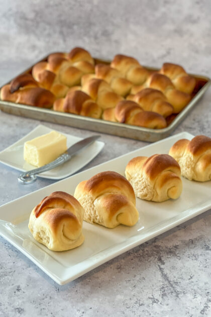 Holiday Dinner Rolls | realmomkitchen.com