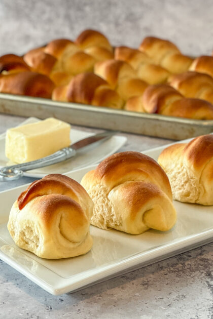 Holiday Dinner Rolls | realmomkitchen.com