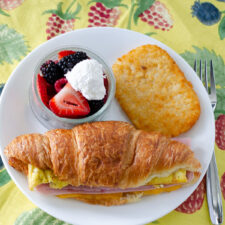 Make Ahead Breakfast Croissants | realmomkitchen.com