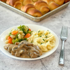 Chicken with Mushroom Sauce | realmomkitchen.com