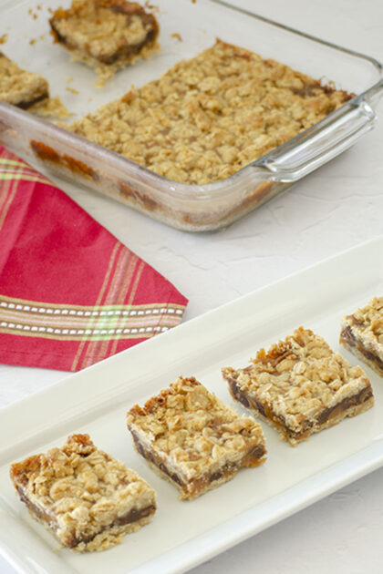 Oats and Everything Bars | realmomkitchen.com