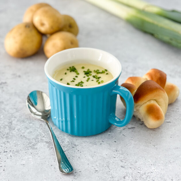 Slow Cooker Potato Leek Soup | realmomkitchen.com
