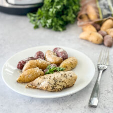 Instant Pot Chicken and Potatoes | realmomkitchen.com