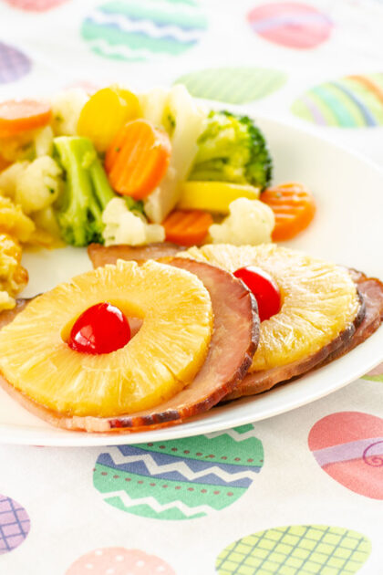 Pineapple Glazed Ham | realmomkitchen.com